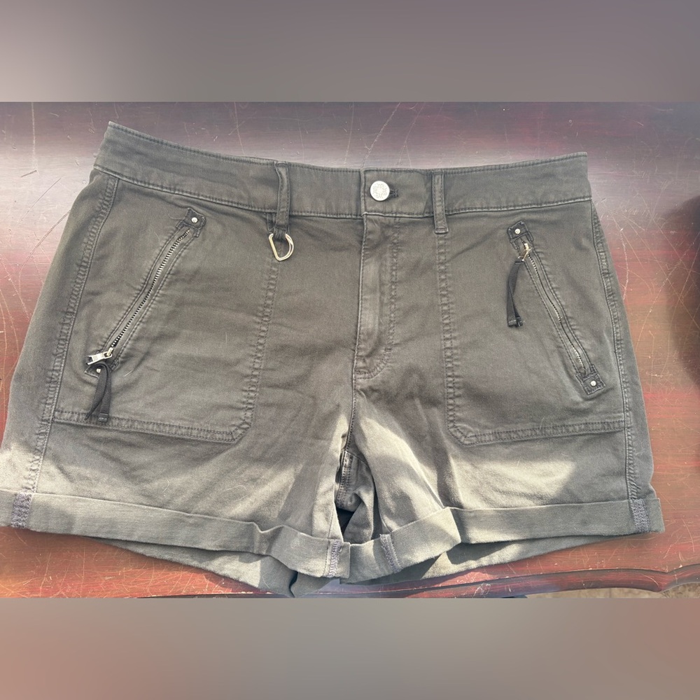 NWT WHBM Olive Green Mid-Rise Shorts